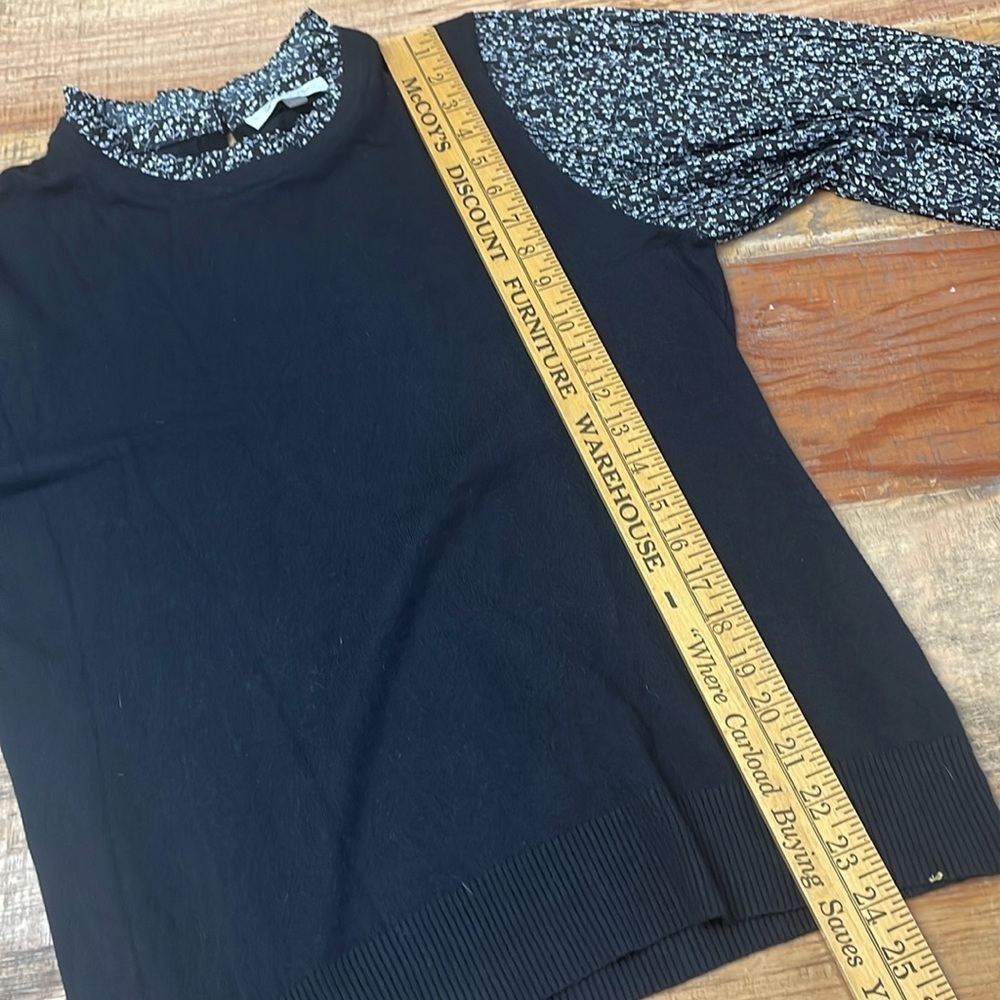 Sioni Black Blouse Size Large bubble sleeves
Elegant - Picture 6 of 8